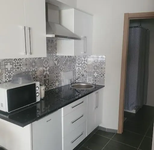 Kuko Con Wifi Al Lado Metro